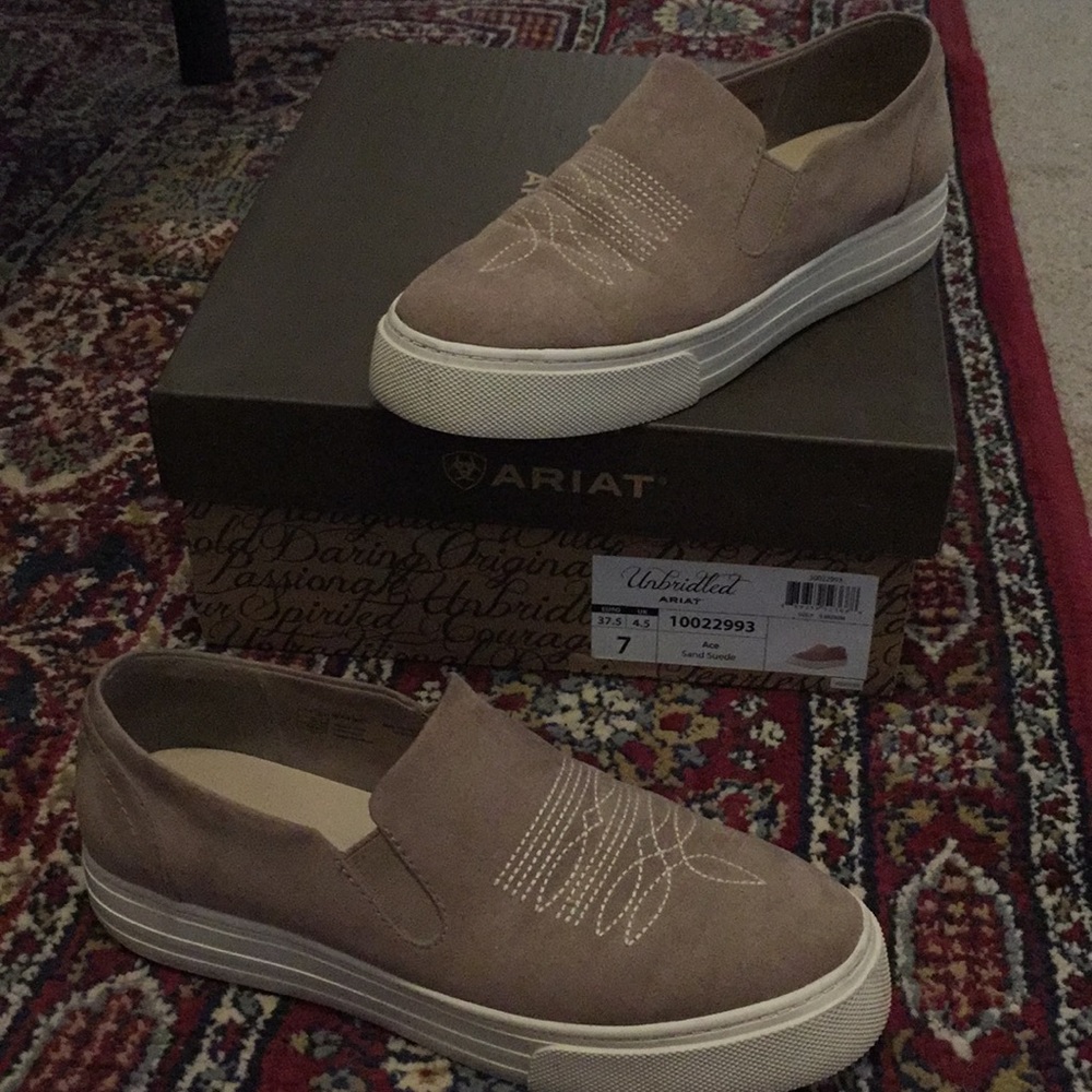 Ariat casual slip on shoes